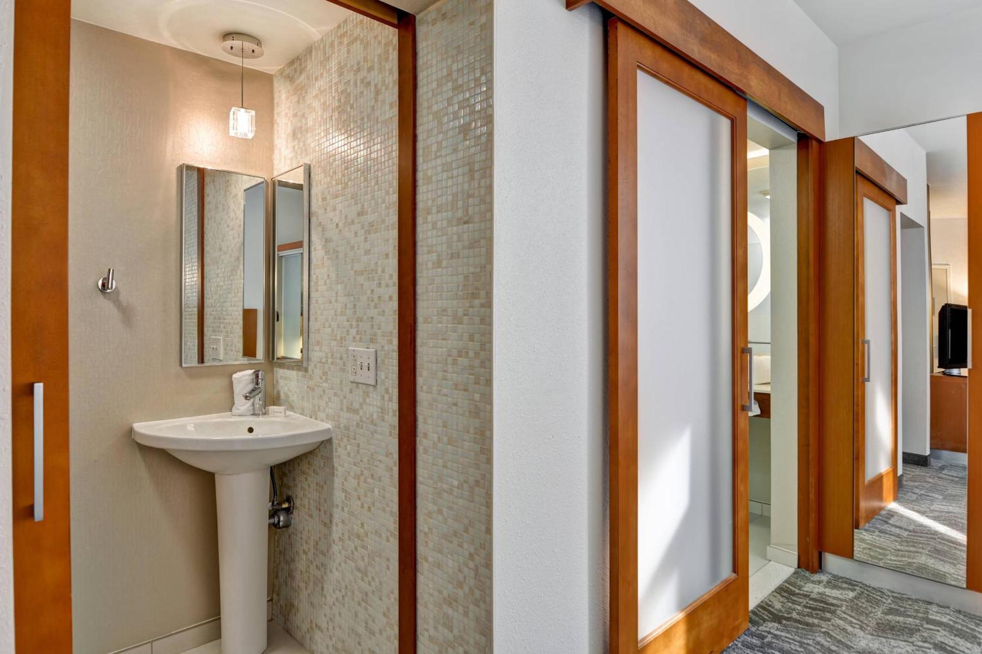 Springhill Suites By Marriott Cincinnati Midtown Extérieur photo